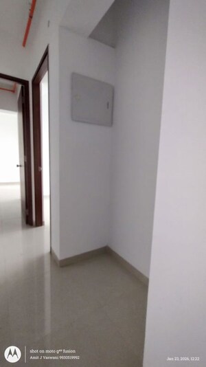 Room in 3 BHK Apartment at Kalpataru Immensa, Kolshet Road – for Rent