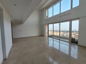 Room in 3 BHK Apartment at Kalpataru Immensa, Kolshet Road – for Rent