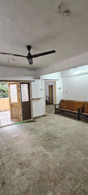 Room in 2 BHK Apartment at Bhawani Park, Aundh – for Rent