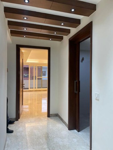 Building Lobby in 3 BHK Builder Floor at Navjeevan Vihar – for Rent