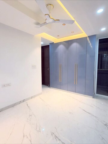 Room in 1.5 BHK Apartment at Sector 18 – for Rent