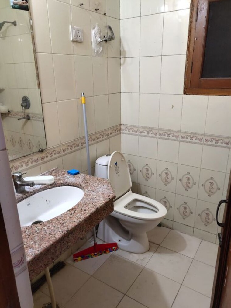 Bathroom, penta-homes 2 Bedroom 1300 Sq.Ft. Apartment In Vip Road Zirakpur 9986323