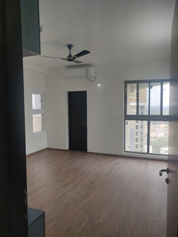 Room in 3 BHK Apartment at Brigade Exotica, Old Madras Road – for Rent