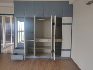 Room in 3 BHK Apartment at Brigade Exotica, Old Madras Road – for Rent