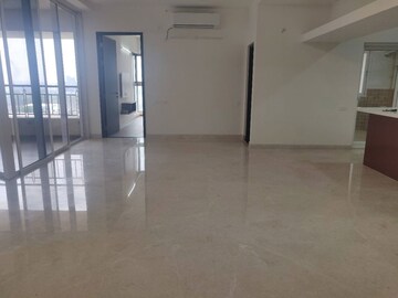 Room in 3 BHK Apartment at Brigade Exotica, Old Madras Road – for Rent