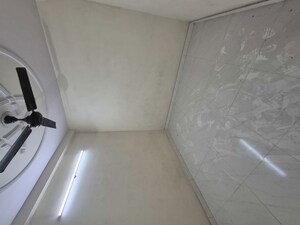 Furnished Amenities in 2.5 BHK Builder Floor at Mayur Vihar – for Sale