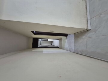 Room in 2.5 BHK Builder Floor at Mayur Vihar – for Sale