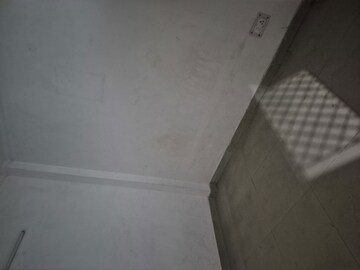 Furnished Amenities in 2.5 BHK Builder Floor at Mayur Vihar – for Sale