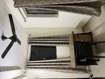 Furnished Amenities in 2.5 BHK Apartment at RG Luxury Homes, Sector 16b Greater Noida – for Rent