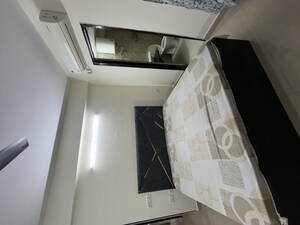 Room in 2.5 BHK Apartment at RG Luxury Homes, Sector 16b Greater Noida – for Rent