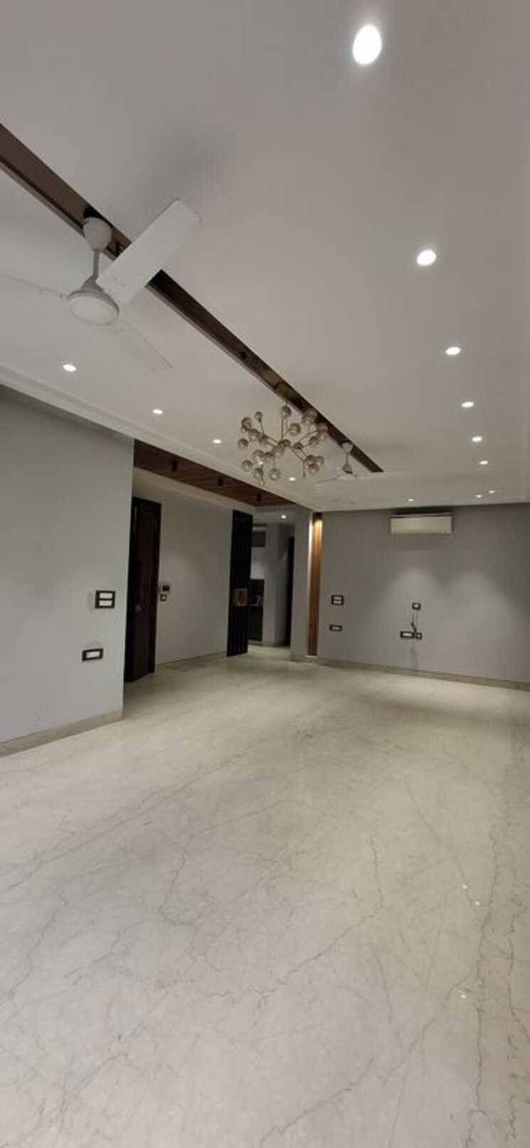 Room, nehru enclave 3 Bedroom 1800 Sq.Ft. Builder Floor In Nehru Enclave Delhi 9986369