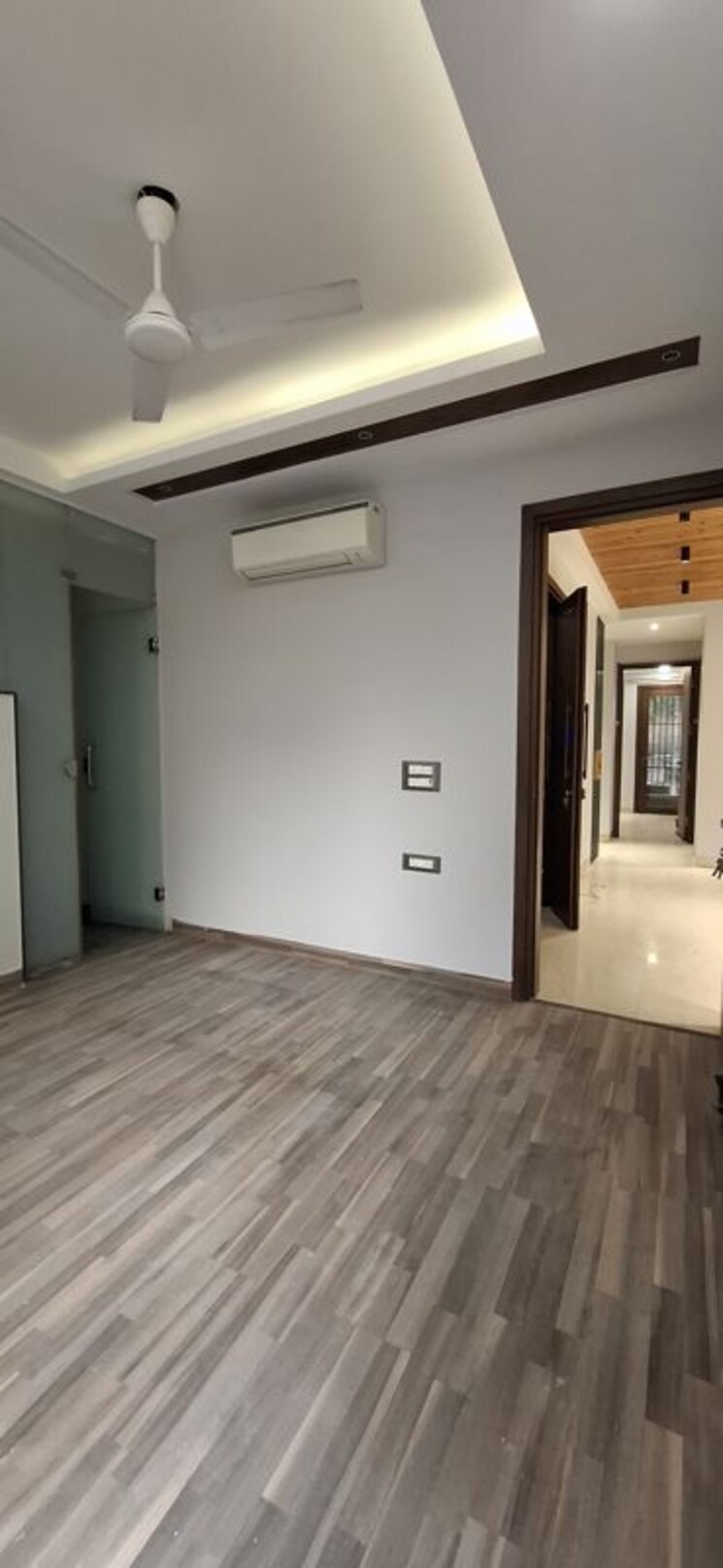 Room, nehru enclave 3 Bedroom 1800 Sq.Ft. Builder Floor In Nehru Enclave Delhi 9986369