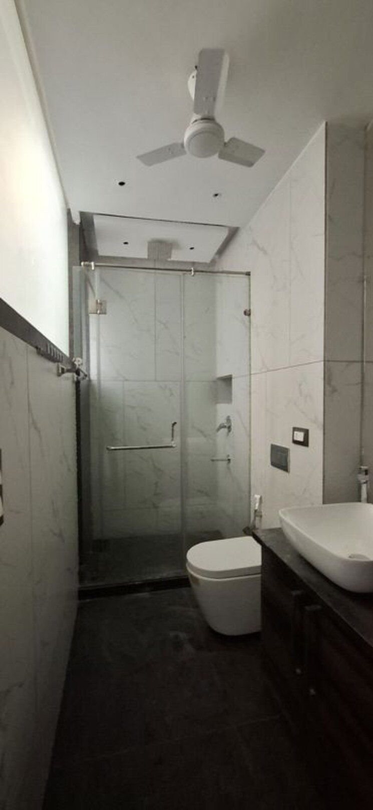 Bathroom, nehru enclave 3 Bedroom 1800 Sq.Ft. Builder Floor In Nehru Enclave Delhi 9986369