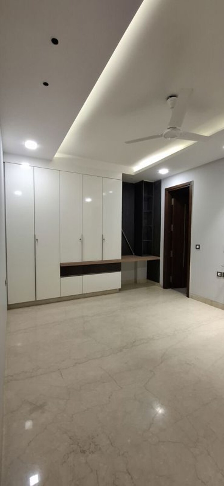 Room, nehru enclave 3 Bedroom 1800 Sq.Ft. Builder Floor In Nehru Enclave Delhi 9986369