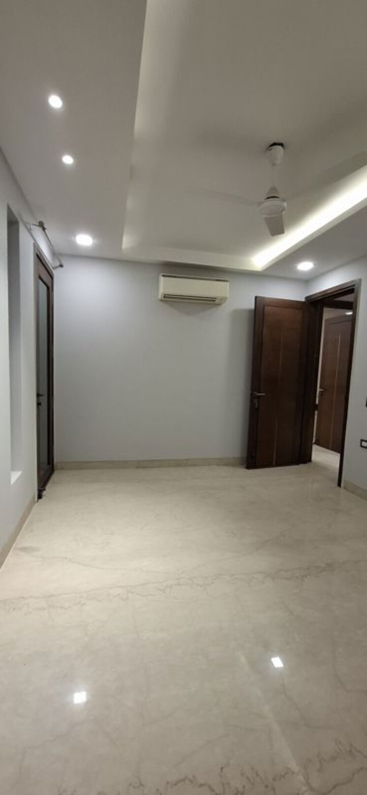 Room, nehru enclave 3 Bedroom 1800 Sq.Ft. Builder Floor In Nehru Enclave Delhi 9986369