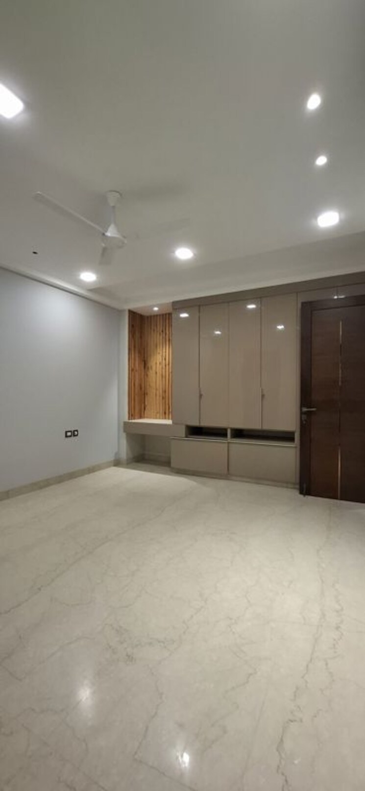 Room, nehru enclave 3 Bedroom 1800 Sq.Ft. Builder Floor In Nehru Enclave Delhi 9986369