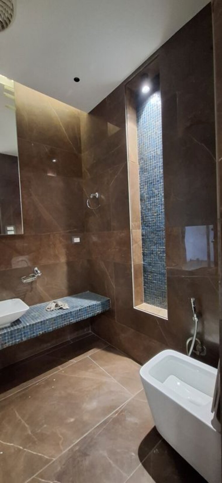 Bathroom, nehru enclave 3 Bedroom 1800 Sq.Ft. Builder Floor In Nehru Enclave Delhi 9986369