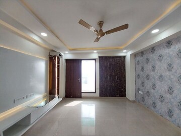 Room in 4 BHK Builder Floor at Ansal API Esencia, Sector 67 – for Sale