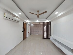 Building Lobby in 4 BHK Builder Floor at Ansal API Esencia, Sector 67 – for Sale