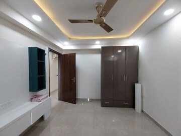 Building Lobby in 4 BHK Builder Floor at Ansal API Esencia, Sector 67 – for Sale