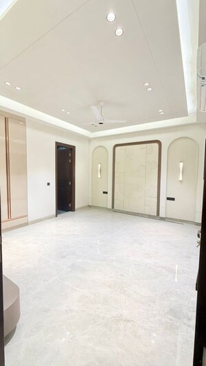 3 BHK Builder Floor For Sale in Ansal API Versalia, Sector 67a