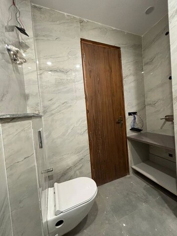 Bathroom in 3 BHK Builder Floor at BPTP Green Oaks, Sector 70a – for Sale