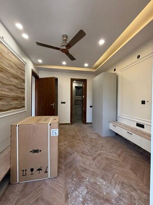 Kitchen in 3 BHK Builder Floor at BPTP Green Oaks, Sector 70a – for Sale