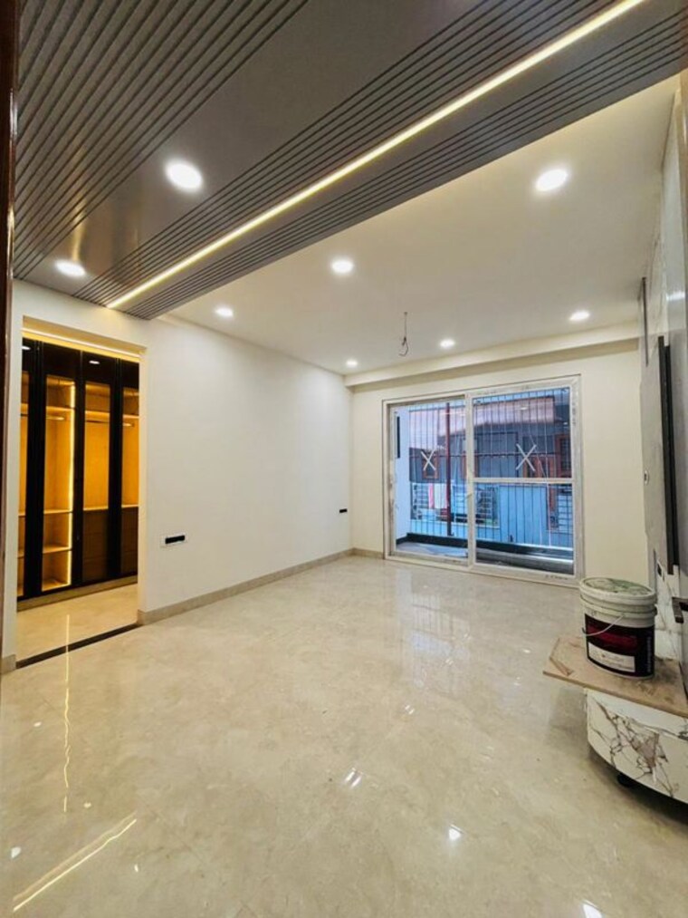 Room, bptp-green-oaks 3 Bedroom 180 Sq.Yd. Builder Floor In Sector 70a Gurgaon 9986387