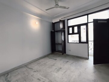 Room in 1 BHK Builder Floor at Saket – for Rent