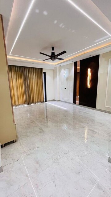 Room in 4 BHK Builder Floor at Ansal API Esencia, Sector 67 – for Sale