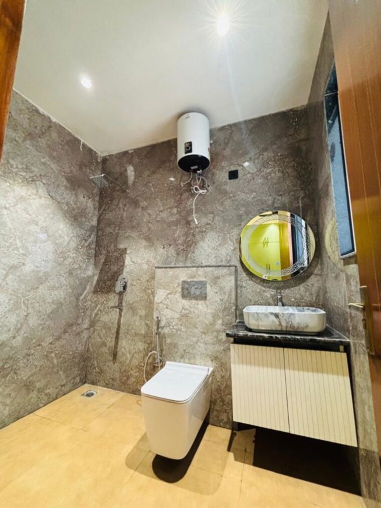 Bathroom, bptp-green-oaks 3 Bedroom 155 Sq.Yd. Builder Floor In Sector 70a Gurgaon 9986399