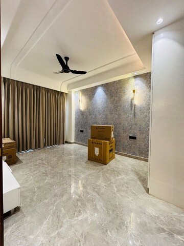 Living Room in 3 BHK Builder Floor at BPTP Green Oaks, Sector 70a – for Sale