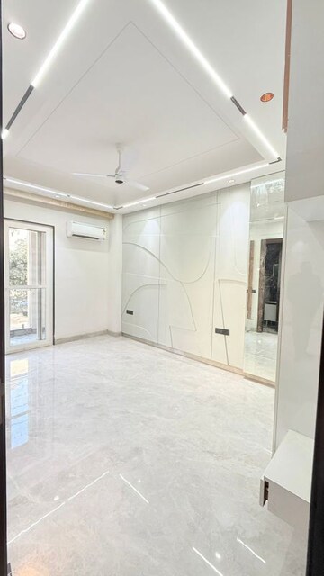 Building Lobby in 3 BHK Builder Floor at Anant Raj Ashok Estate, Sector 63a – for Sale