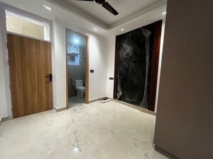 Room in 1 BHK Builder Floor at Saket – for Rent