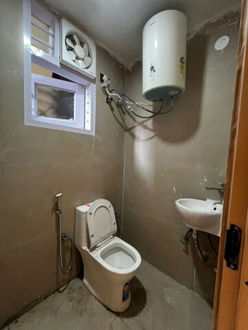 Bathroom in 1 BHK Builder Floor at Saket – for Rent