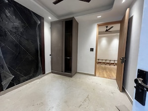 Room in 1 BHK Builder Floor at Saket – for Rent