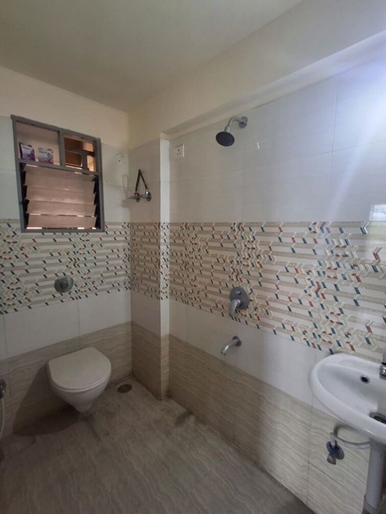 Bathroom, shree nagar 3 Bedroom 1500 Sq.Ft. Apartment In Shree Nagar Nagpur 9986419