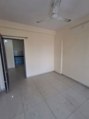 Room in 3 BHK Apartment at Shree Nagar – for Rent