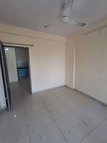 Room in 3 BHK Apartment at Shree Nagar – for Rent