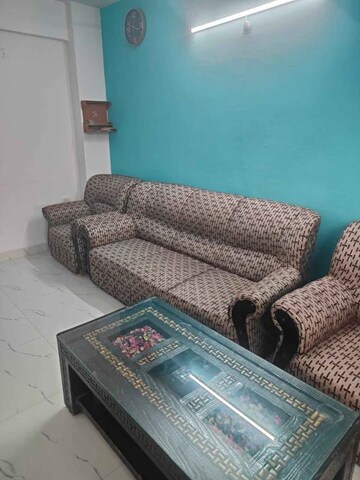 Bedroom in 1 RK Independent House at Husainganj – for Rent