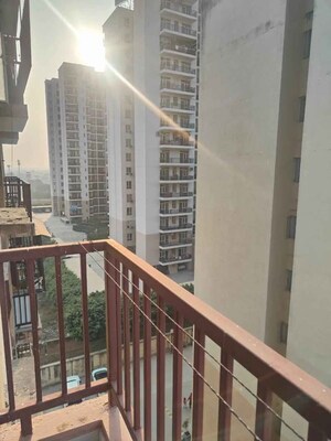 Balcony in 1 RK Independent House at Husainganj – for Rent