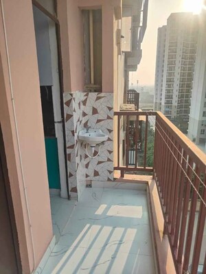 Balcony in 1 RK Independent House at Husainganj – for Rent