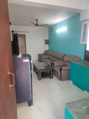 Living Room in 1 RK Independent House at Husainganj – for Rent
