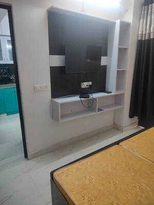 1 RK Independent House For Rent in Husainganj