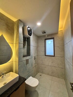 Bathroom in 1 BHK Builder Floor at Ambience Mall, Sector 24 – for Rent