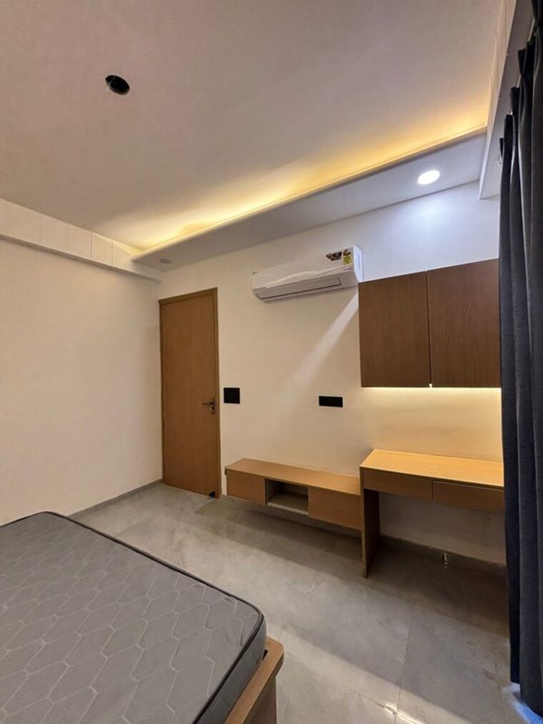 Room, ambience-mall 1 Bedroom 700 Sq.Ft. Builder Floor In Sector 24 Gurgaon 9986440