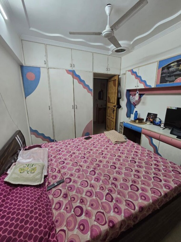 Bedroom, avant-hillway 4 Bedroom 1250 Sq.Ft. Apartment In Goregaon East Mumbai 9986179