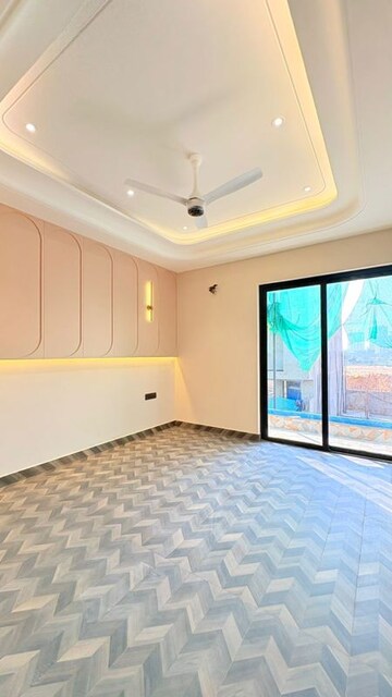 Bedroom in 4 BHK Builder Floor at Ansal API Esencia, Sector 67 – for Sale