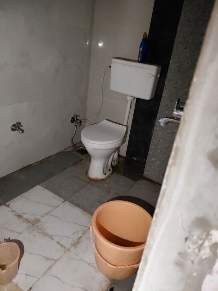 Bathroom, emaar-gomti-greens 1 Bedroom 550 Sq.Ft. Apartment In Gomti Nagar Lucknow 9986481