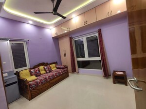 2 BHK Apartment For Rent in Sristi Plaza, Chinar Park